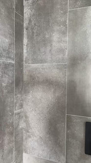 THE ESSENTIAL SHOWERHEAD